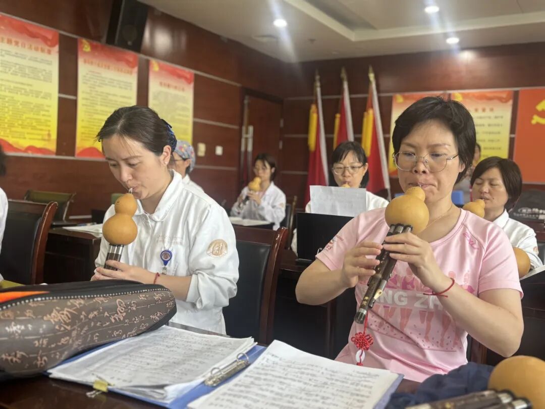 520 关爱职工日｜「医」心向暖  「卫」爱同行 红会医院集团暖心赋能医者担当