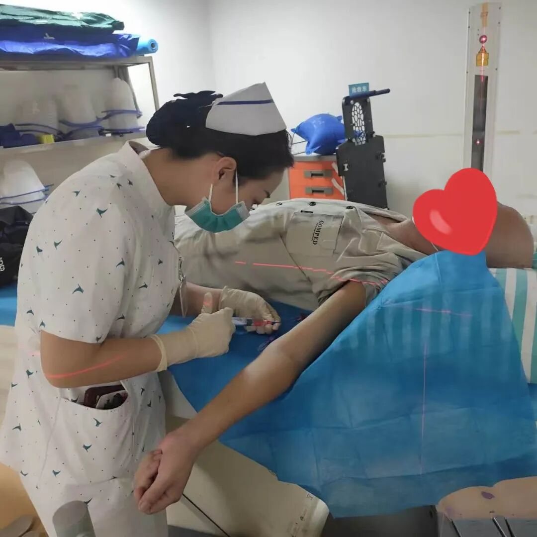 妙手化险为夷!燕达医院肿瘤科静疗团队精准处置 PICC 置管突发状况,守护患者生命通路