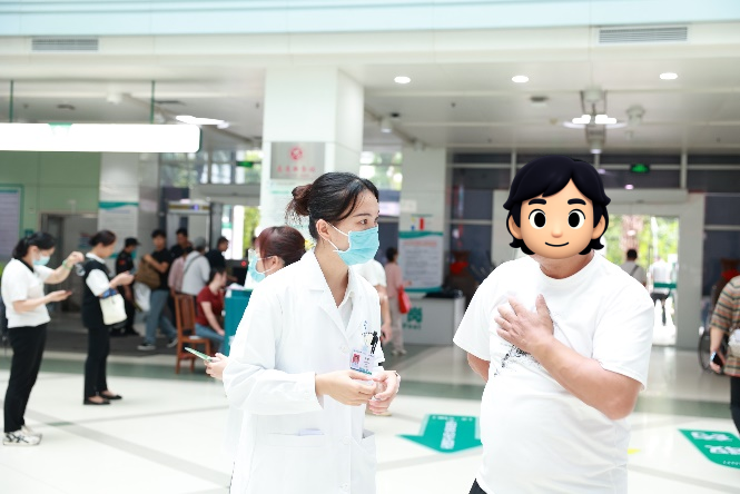 一份「有温度的健康礼」 | 广西医科大一附院开展 2026 年世界家庭医生日主题义诊活动