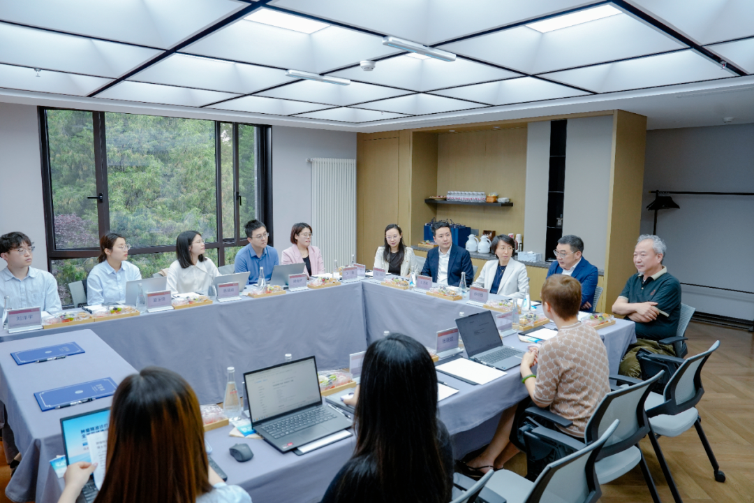 美中爱瑞与杏树林达成长期战略合作，开启医数融合全新篇章