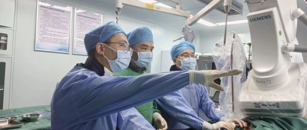 不开胸换「心门」！经导管主动脉瓣置换术（TAVR）为高龄高危主动脉瓣疾病患者开启生命新通道