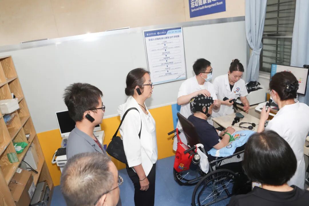 攀枝花市中心医院院长张月辉一行来院参访交流