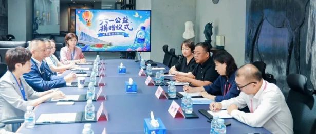 温暖与希望同行 | 世罕泉天然苏打水捐赠公益项目合作协议签约仪式在河北燕达陆道培医院举行