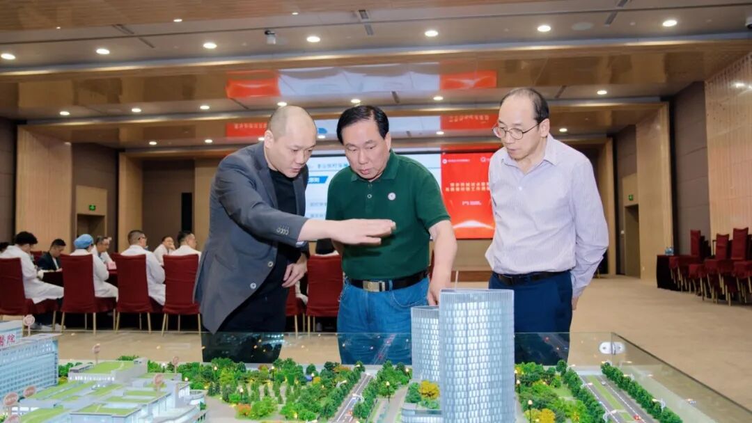 中国非公立医疗机构协会领导莅临苏州九龙医院调研，共谋特许药械与商保融合新篇章