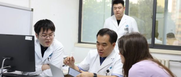 「我问了 ChatGPT，它让我去中国」——一位加拿大患者的真实故事
