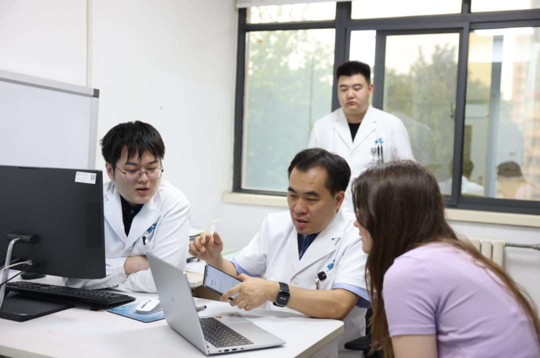 「我问了 ChatGPT,它让我去中国」——一位加拿大患者的真实故事