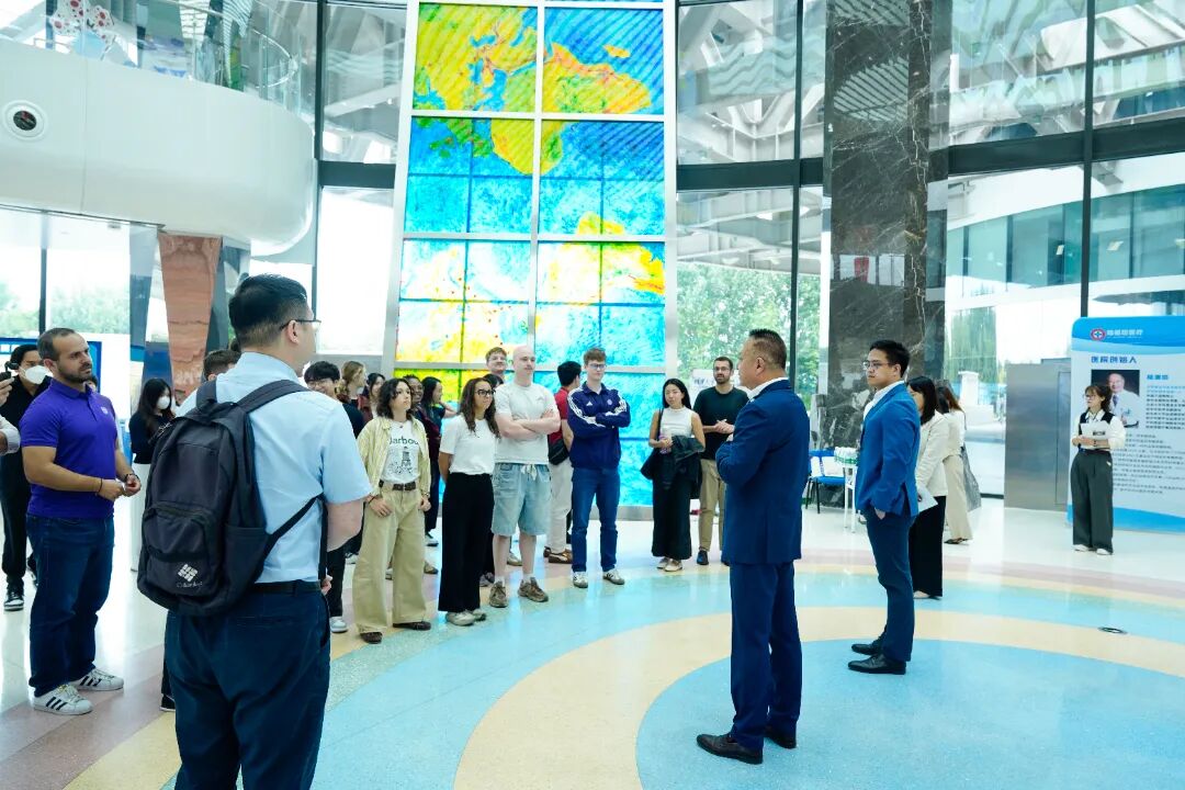 清华大学国际班师生走进陆道培医院,探访中国专科医疗创新实践