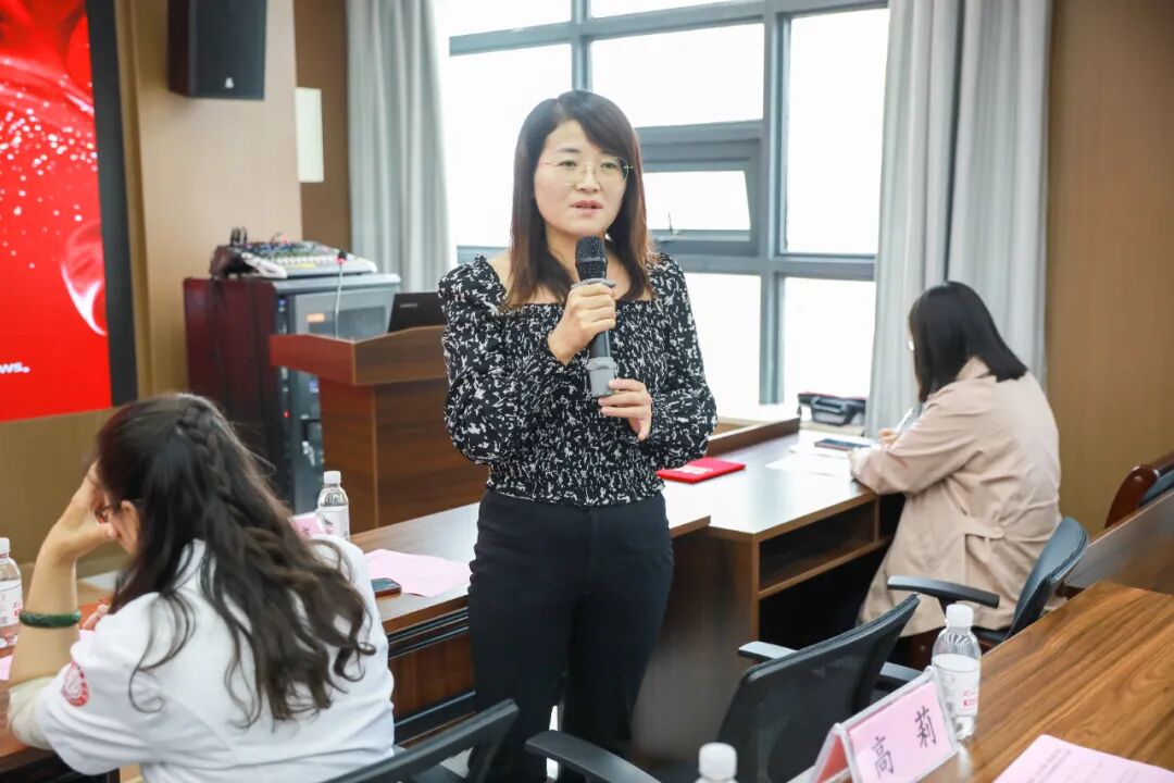 【逐梦医路 不负韶华】我院圆满举行 2025-2026 年度实习生座谈会暨欢送会