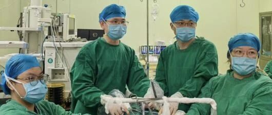 【协作组解病忧】二附院改良 Miccoli 术式为 19 岁甲状腺癌少年留住「天鹅颈」