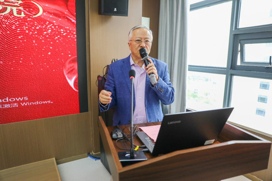 【逐梦医路 不负韶华】我院圆满举行 2025-2026 年度实习生座谈会暨欢送会