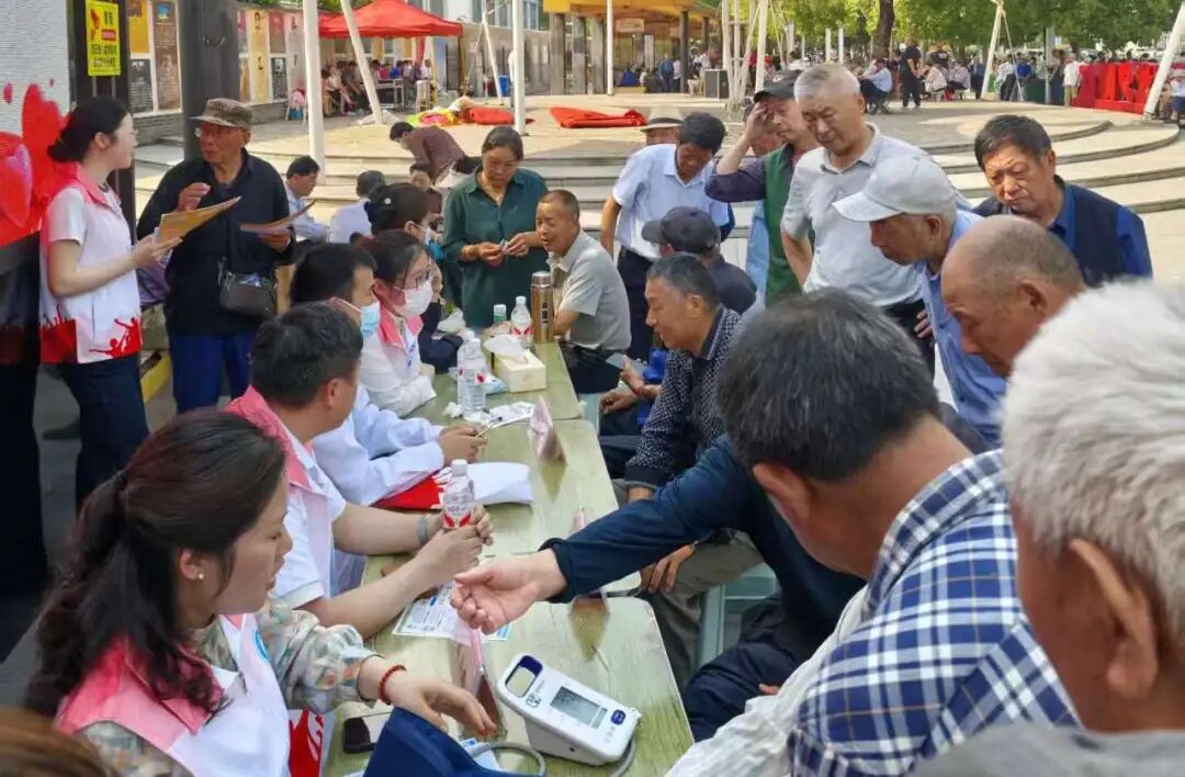 科普同襄行 暖心义诊路——淮安市一院守护老年安全 相伴健康晚年