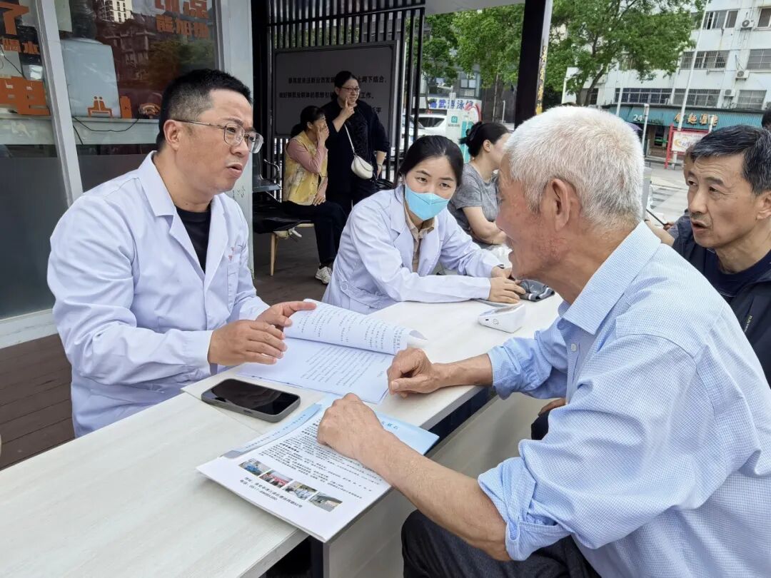 立足岗位办实事 真情服务暖民心——淮安市一院重症医学科党支部开展志愿服务实践活动