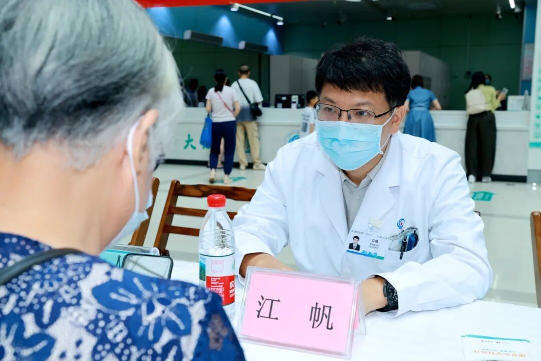 启新程 惠民生 丨广西医科大学第一附属医院举行康复科普义诊活动