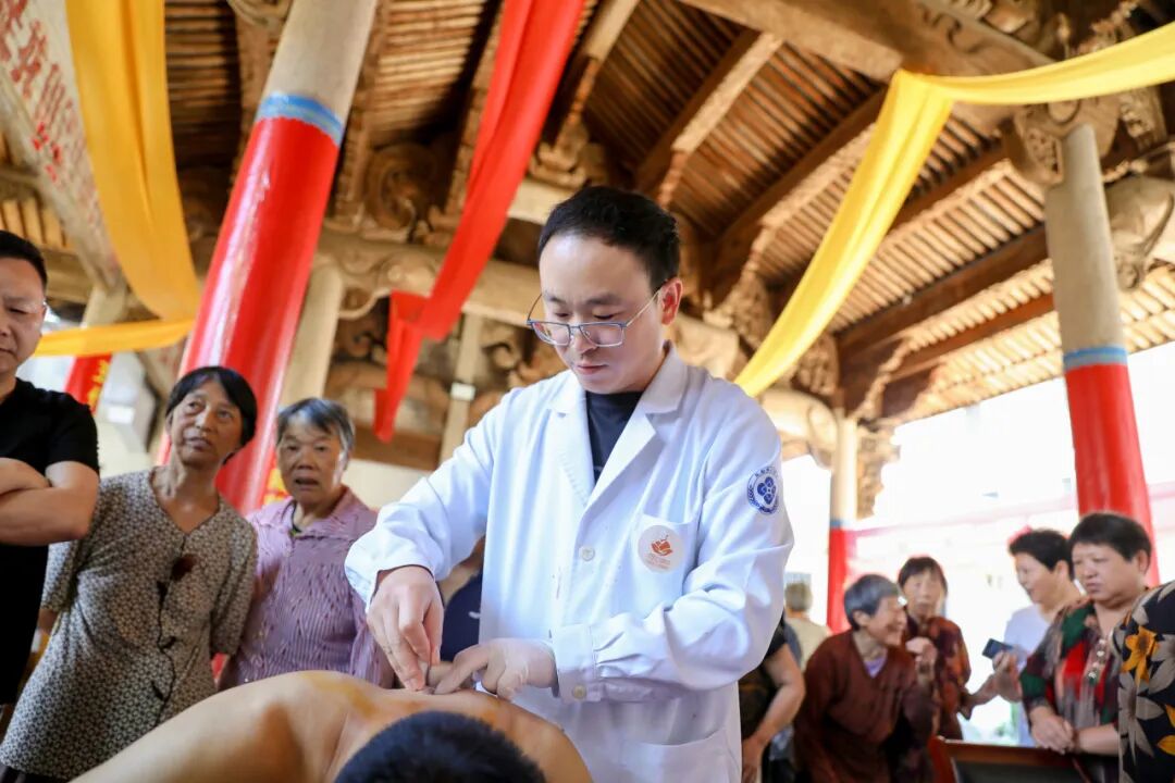 8 年坚守|21 个乡镇街道，每年 5000 余人参加！这场遍及东阳义乌的大型义诊，超 4 万人受益……