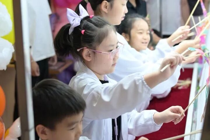 光聚华厦・视启新程 | 南宁华厦眼科两周年活动圆满落幕,医路逐光,温暖同行!