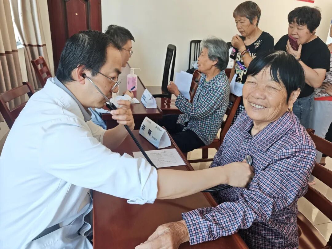 8 年坚守|21 个乡镇街道，每年 5000 余人参加！这场遍及东阳义乌的大型义诊，超 4 万人受益……