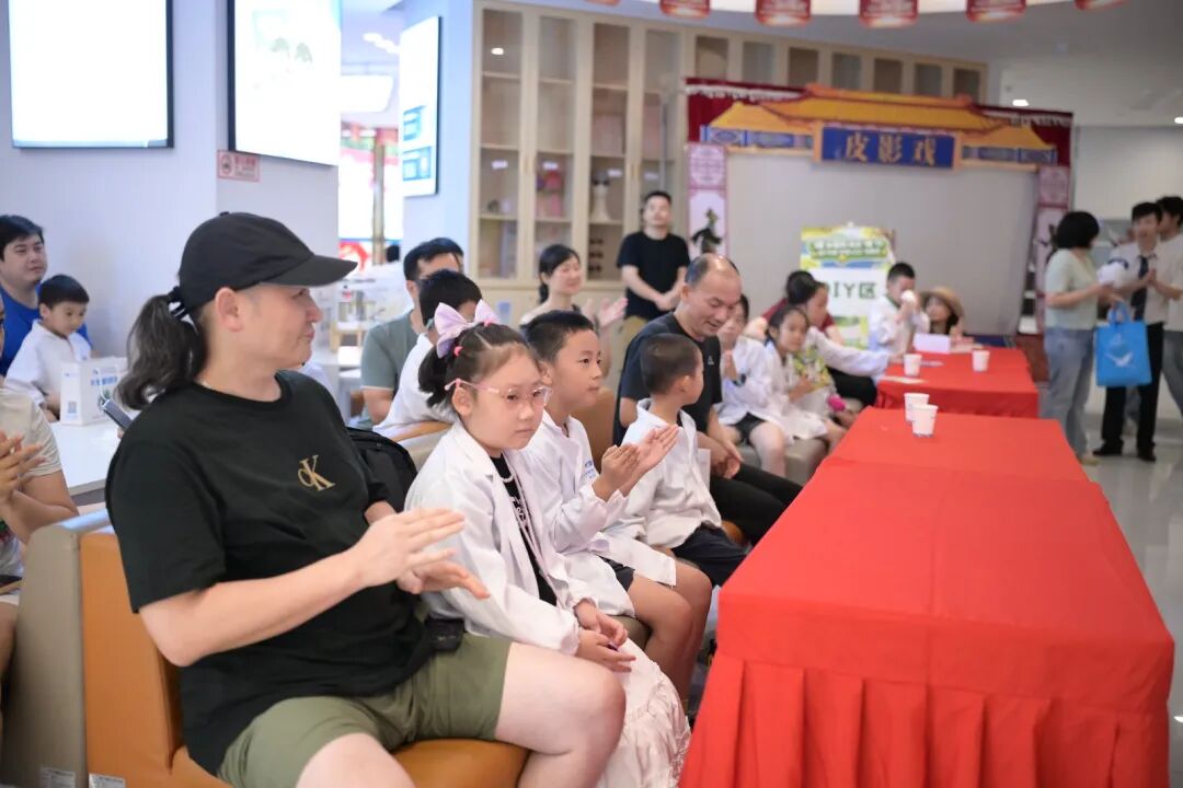 光聚华厦・视启新程 | 南宁华厦眼科两周年活动圆满落幕,医路逐光,温暖同行!