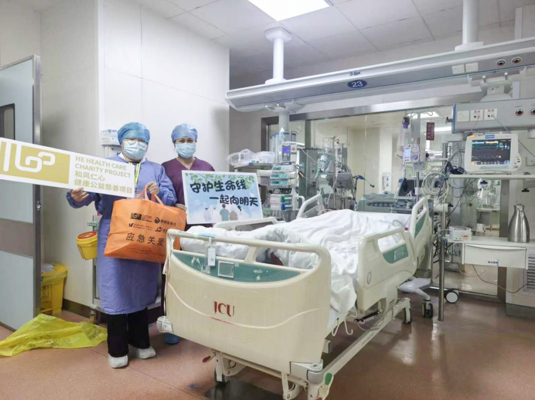 「应急关爱包」解燃眉之急，医社联动传递温暖力量