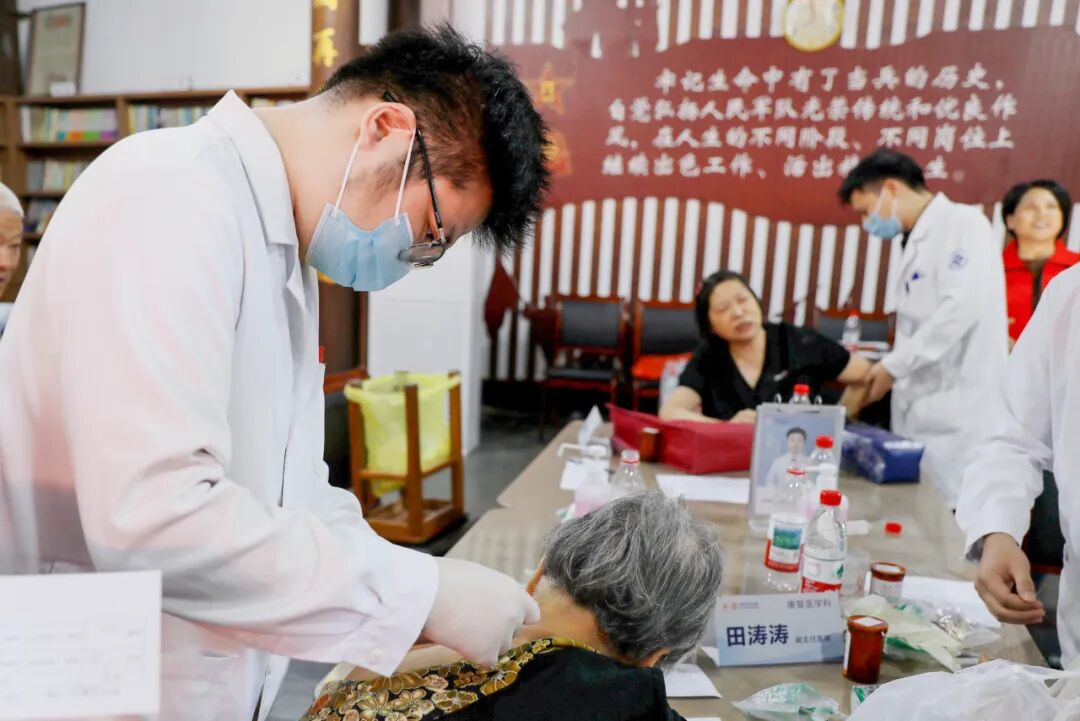 8 年坚守|21 个乡镇街道，每年 5000 余人参加！这场遍及东阳义乌的大型义诊，超 4 万人受益……