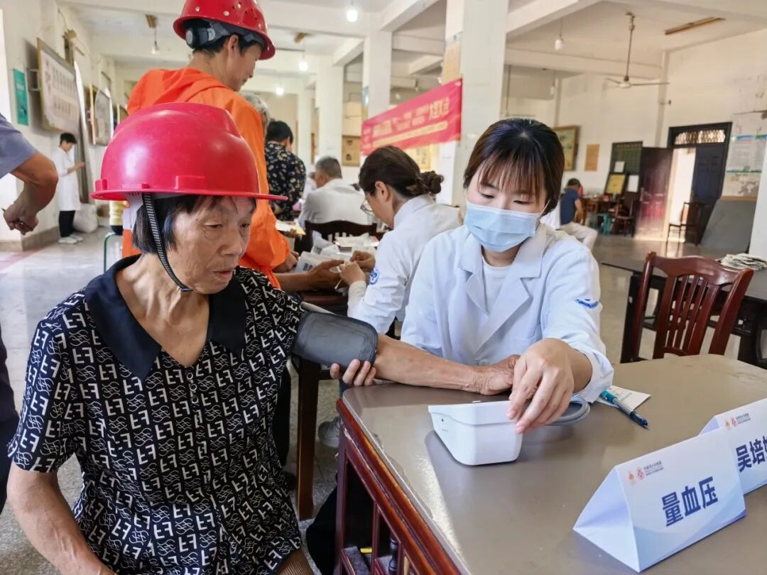 8 年坚守|21 个乡镇街道，每年 5000 余人参加！这场遍及东阳义乌的大型义诊，超 4 万人受益……