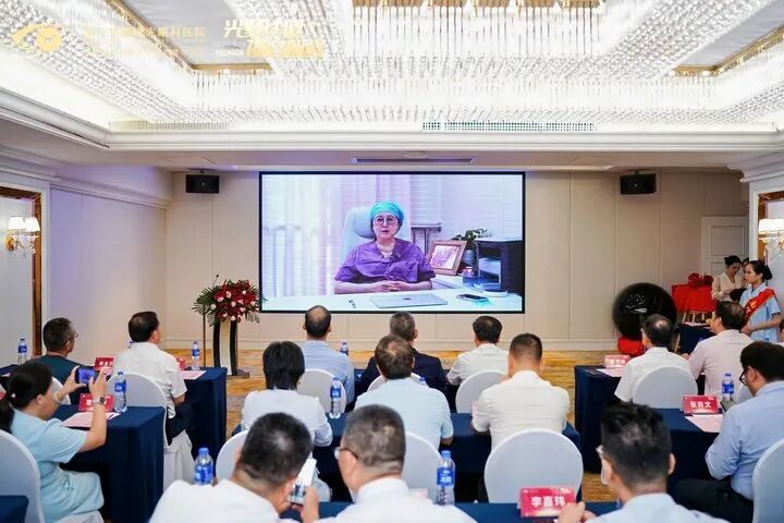 光聚华厦・视启新程 | 南宁华厦眼科两周年活动圆满落幕,医路逐光,温暖同行!