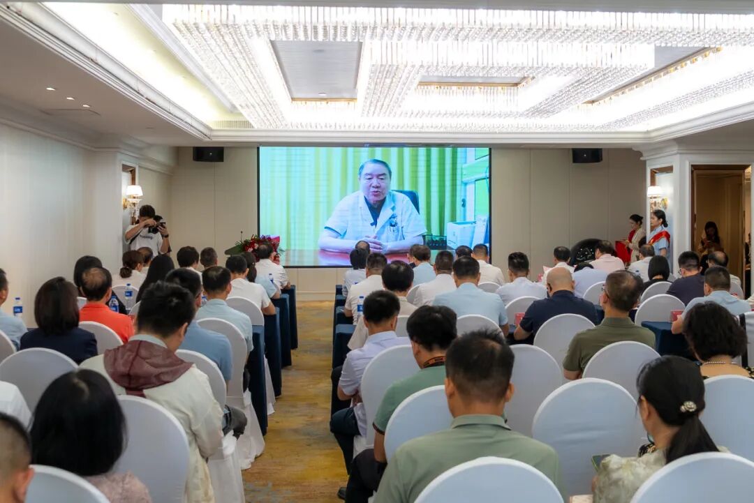 光聚华厦・视启新程 | 南宁华厦眼科两周年活动圆满落幕,医路逐光,温暖同行!