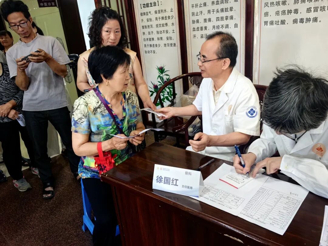8 年坚守|21 个乡镇街道，每年 5000 余人参加！这场遍及东阳义乌的大型义诊，超 4 万人受益……