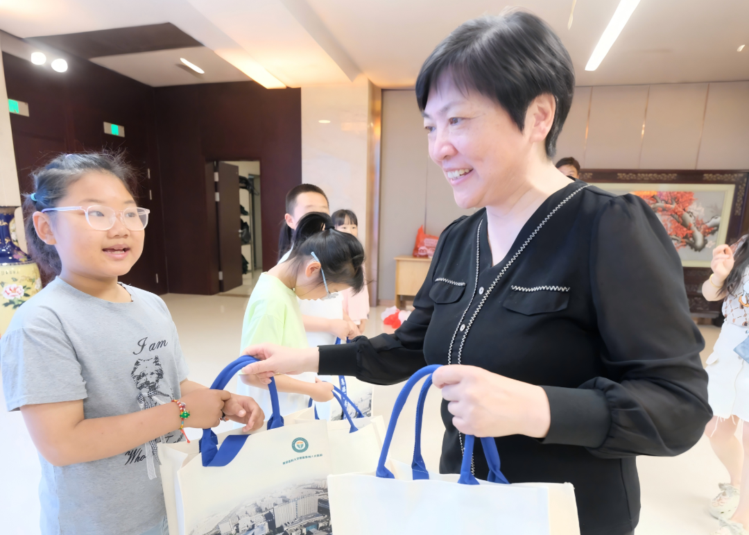 童心暖医路 书香伴成长 | 我院开展六一儿童节主题公益活动