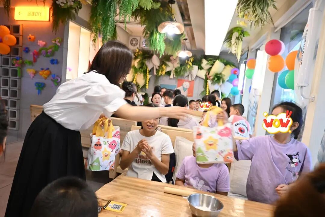 绵阳市中心医院举办第十八届残障儿童庆「六一」大型公益活动