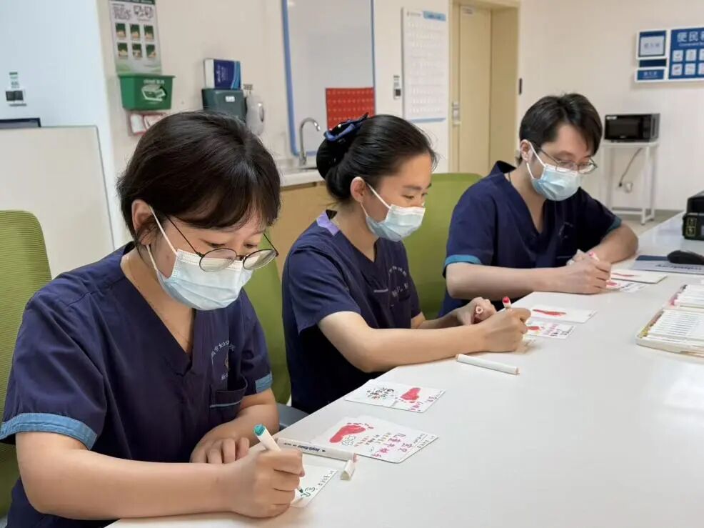 【儿童关爱周系列活动】「足印寄心语 守护新生光」六一暖心祝福活动