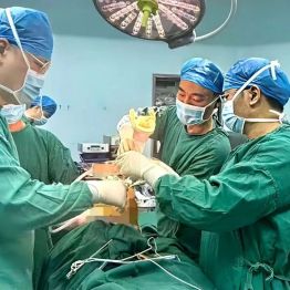 三重疾病叠加，南医大二附院多学科协作让患者重获行走能力