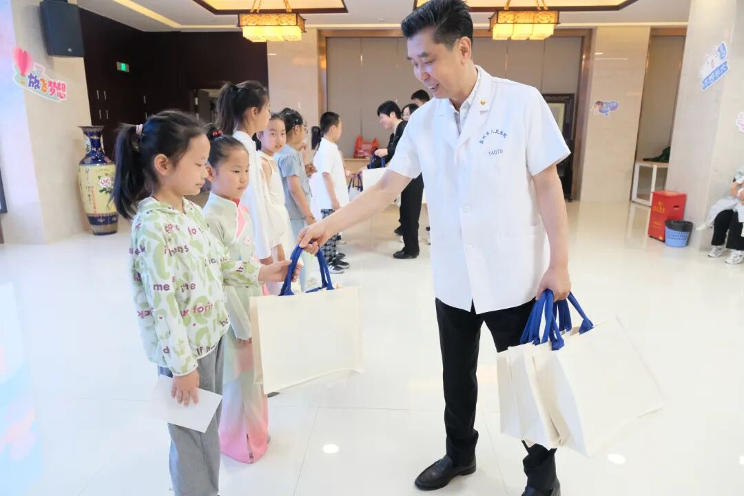 童心暖医路 书香伴成长 | 我院开展六一儿童节主题公益活动