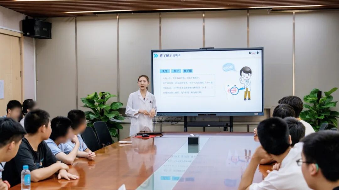 一份特殊的「六一」礼物—— 九龙医院医护团队走进园区仁爱学校