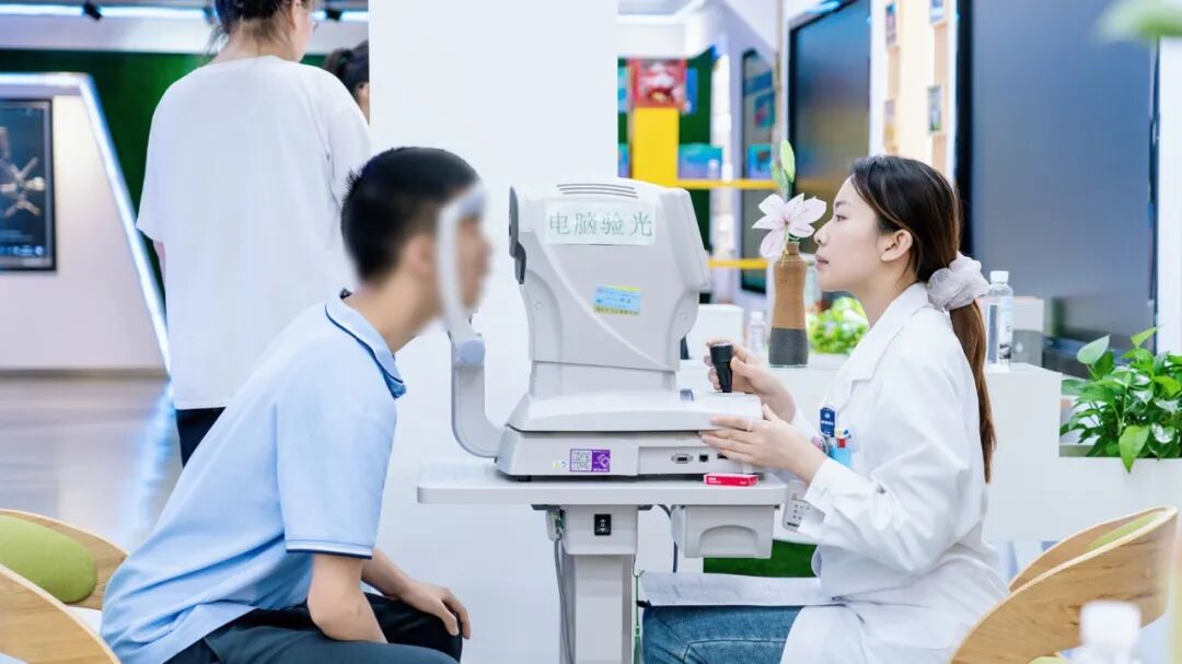 一份特殊的「六一」礼物—— 九龙医院医护团队走进园区仁爱学校