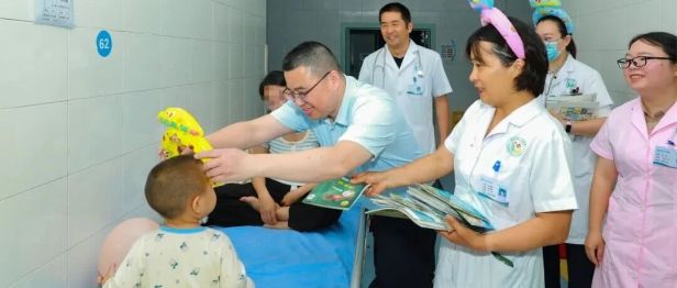 暖心护童 健康相伴——合江县人民医院开展「六一」儿童节系列活动