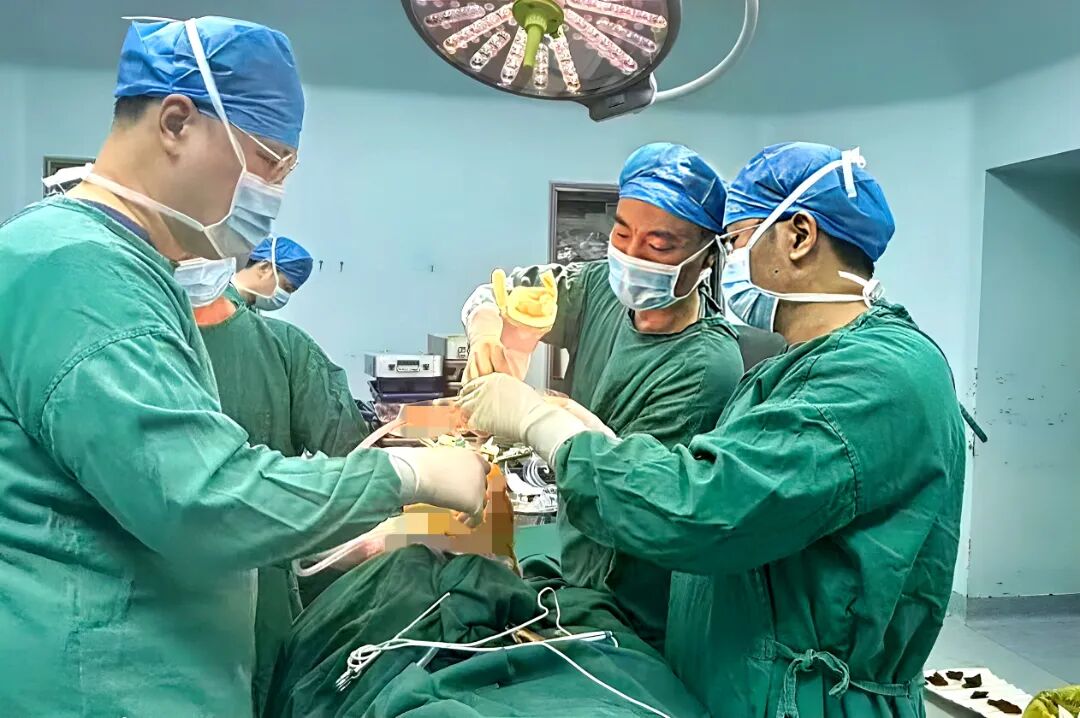 三重疾病叠加,南医大二附院多学科协作让患者重获行走能力