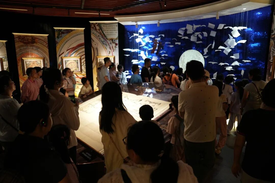 传承八桂文脉 邂逅世界书香|广西医科大一附院「六一」国际儿童节亲子研学活动在自治区图书馆精彩上演