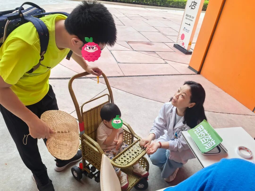 「庆六一,佑儿康」中西医联合义诊温暖启幕