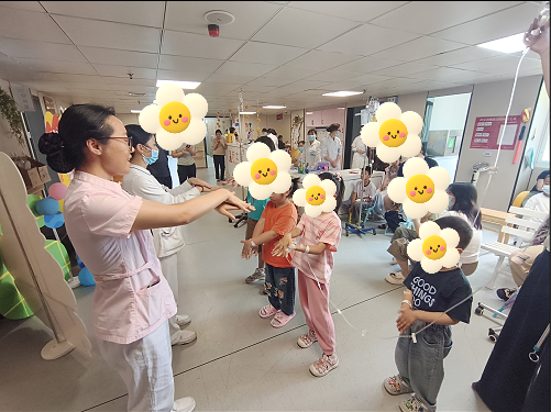 童趣暖病房｜六一儿童节，南京江北医院儿科把欢乐搬进病区里