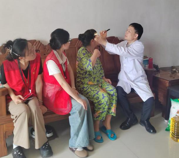 6·6 爱眼日系列活动 | 守护「一老一小」睛彩视界，双向奔赴温暖光明