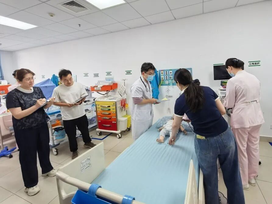 深圳市儿科危重症救治能力提升原位模拟培训在深圳市妇幼保健院顺利举办