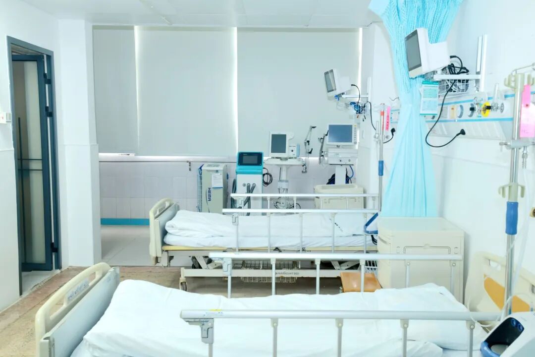 重症救治有了「缓冲带」!广西医科大一附院呼吸亚重症病房正式启用,开启「重症-亚重症-普通病房」救治闭环新阶段