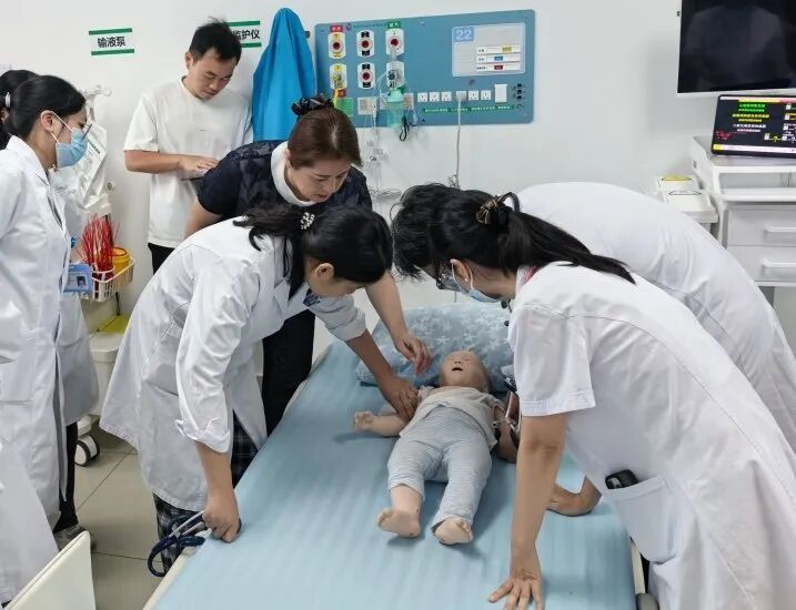 深圳市儿科危重症救治能力提升原位模拟培训在深圳市妇幼保健院顺利举办