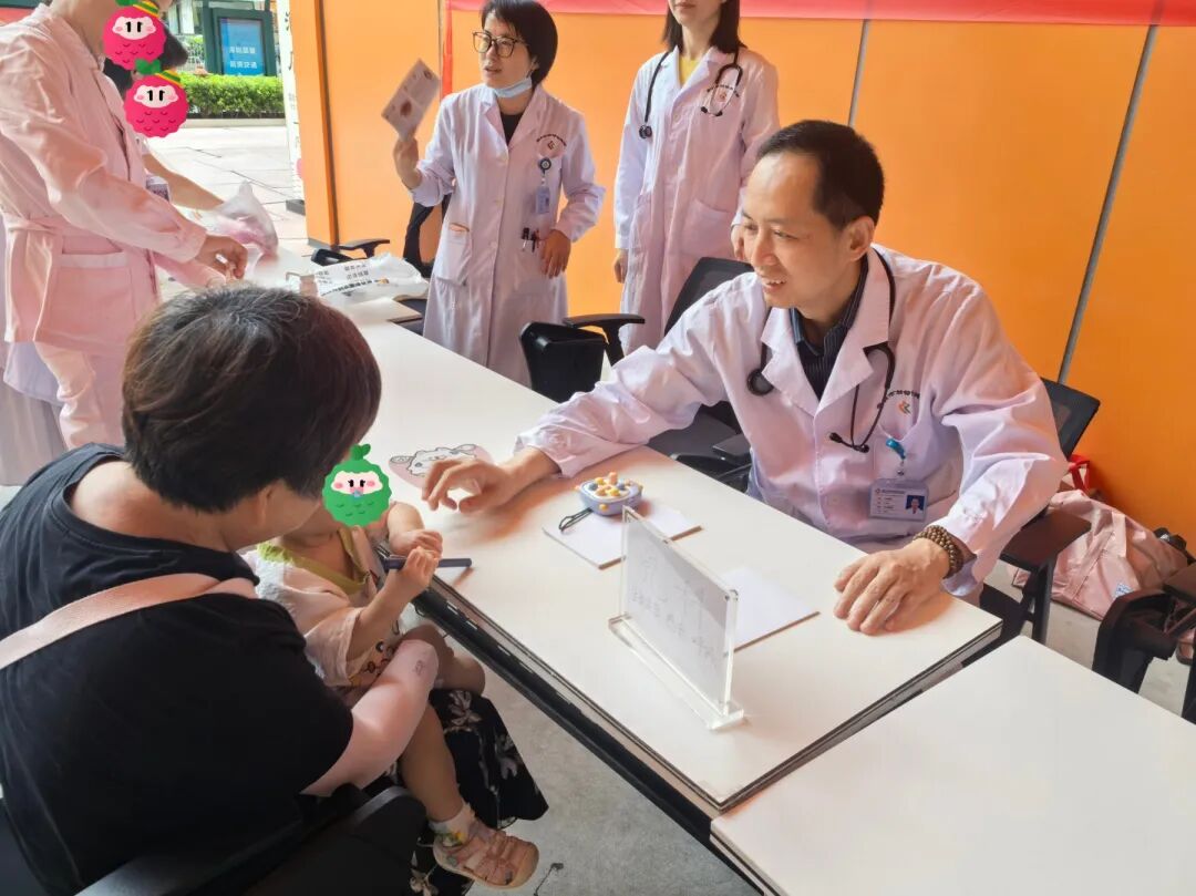 「庆六一,佑儿康」中西医联合义诊温暖启幕