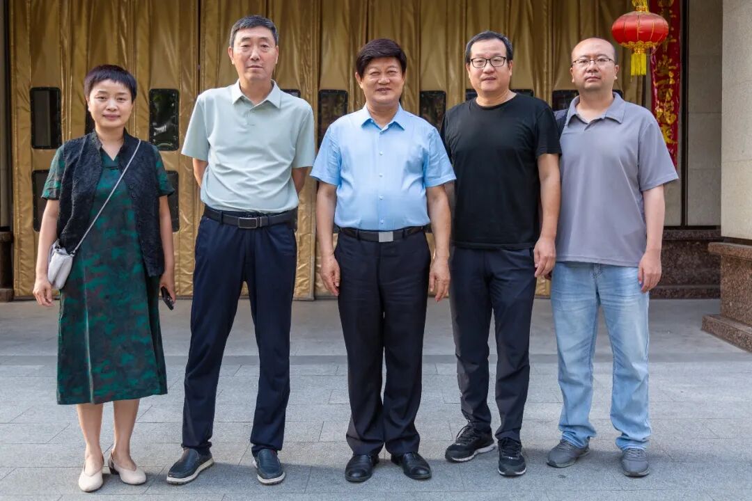 「数据赋能骨伤专科·医数融合创新发展」——中国股骨头坏死数据库(河南分中心)科研合作座谈会在我院顺利举行