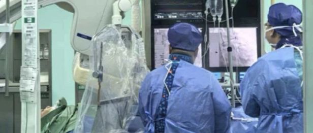 血管里的「金刚钻」：冠状动脉旋磨术如何击碎心脏的「拦路石」