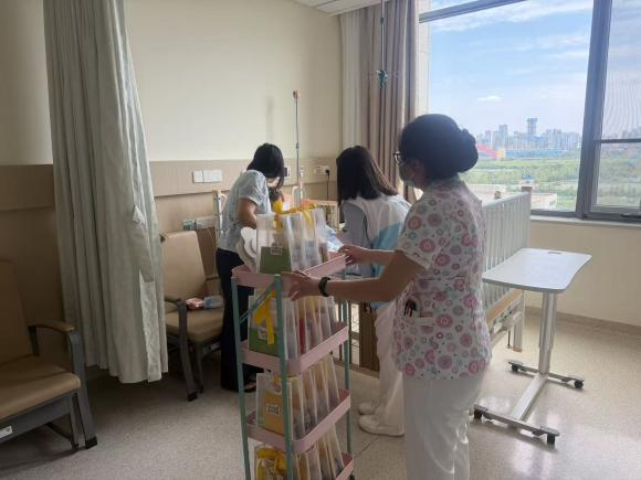 书香伴童心 健康护成长——四川泰康医院六一儿童节主题活动