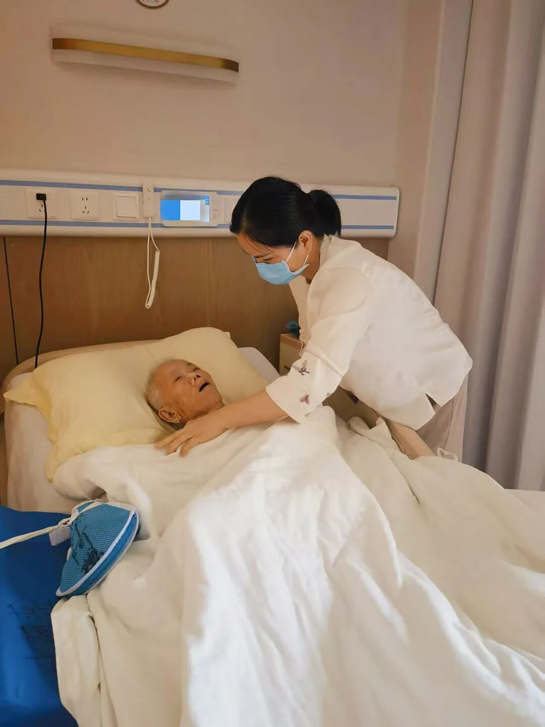 从办公室到养护院:一份写在陪伴里的「新院礼物」