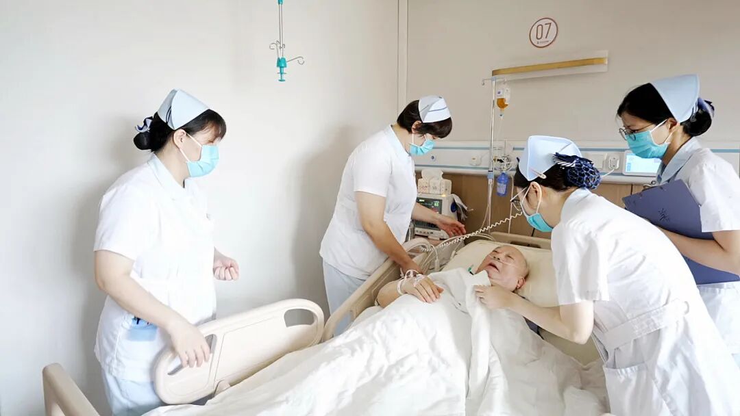 从办公室到养护院:一份写在陪伴里的「新院礼物」