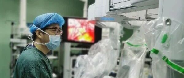 淮安市一院甲乳外科再创佳绩，机器人腔镜技术迎来新篇章